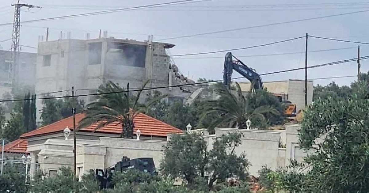 الاحتلال بهدم ثلاثة منازل في الريحية ومنزل في شوقة